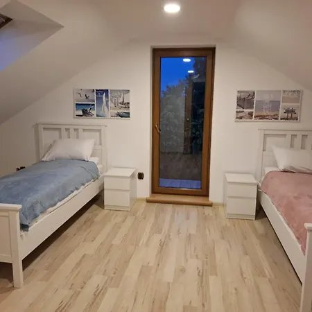 Bialy Dla 8 Osob Oraz Sternika Dla 4 Osob - Jezioro, Las, Wiejski Klimat Ferienhaus