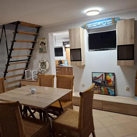 Bialy Dla 6 Osob Oraz Sternika Dla 4 Osob - Jezioro, Las, Wiejski Klimat * Miedzychod