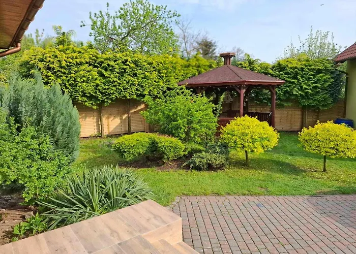 Bialy Dla 6 Osob Oraz Sternika Dla 4 Osob - Jezioro, Las, Wiejski Klimat Miedzychod