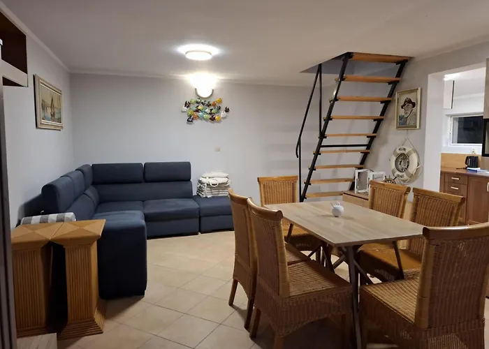 Bialy Dla 6 Osob Oraz Sternika Dla 4 Osob - Jezioro, Las, Wiejski Klimat * Miedzychod