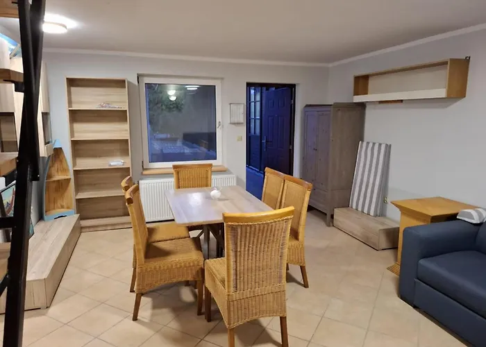 Bialy Dla 6 Osob Oraz Sternika Dla 4 Osob - Jezioro, Las, Wiejski Klimat Miedzychod