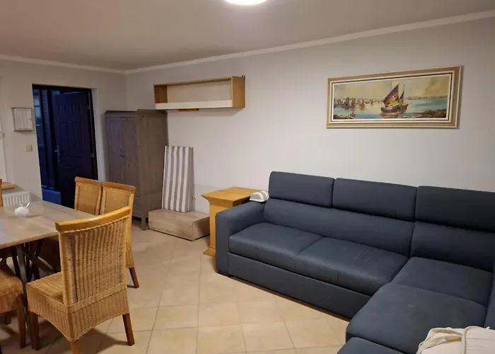 Bialy Dla 6 Osob Oraz Sternika Dla 4 Osob - Jezioro, Las, Wiejski Klimat